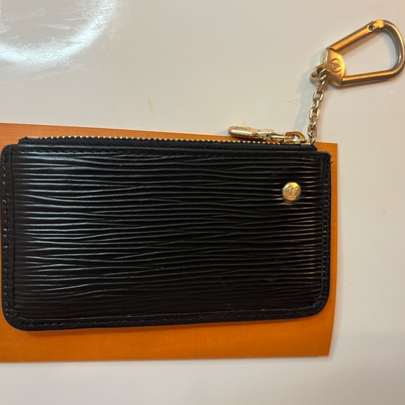 Louis Vuitton Key Pouch Black Epi Leather - Picture 4 of 6
